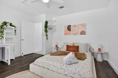 2101 NE 25th Street, Wilton Manors, FL 33305 - Photo 30