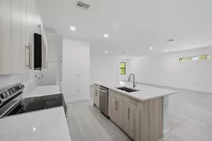 8010 Sandalwood Ln, Labelle, FL 33935 - Photo 4