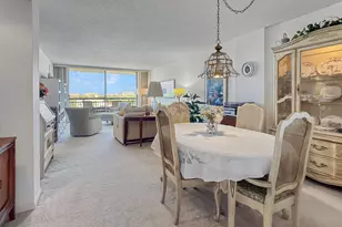 555 NW 4th Ave, Boca Raton, FL 33432 - Photo 12