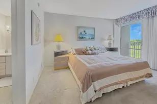 555 NW 4th Ave, Boca Raton, FL 33432 - Photo 22