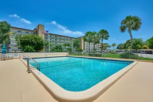 555 NW 4th Ave, Boca Raton, FL 33432 - Photo 32