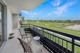 555 NW 4th Ave, Boca Raton, FL 33432 - Photo 20