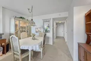 555 NW 4th Ave, Boca Raton, FL 33432 - Photo 16