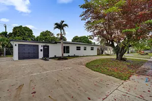 627 W Ilex Dr, Lake Park, FL 33403 - Photo 2