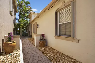 171 Isle Verde Way, Palm Beach Gardens, FL 33418 - Photo 12