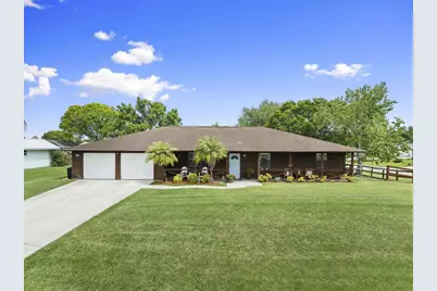 210 Deerwood Lane, Fort Pierce, FL 34947 - Photo 2