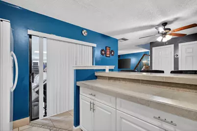 623 Springdale Circle, Palm Springs, FL 33461 - Photo 12
