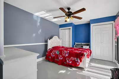 623 Springdale Circle, Palm Springs, FL 33461 - Photo 20
