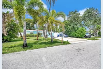 2933 NE 12th Terrace, Pompano Beach, FL 33064 - Photo 2