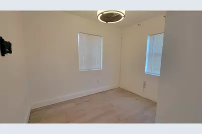 512 NW 15th Terrace, Fort Lauderdale, FL 33311 - Photo 14