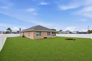 428 SE Fairchild Ave, Port Saint Lucie, FL 34984 - Photo 28