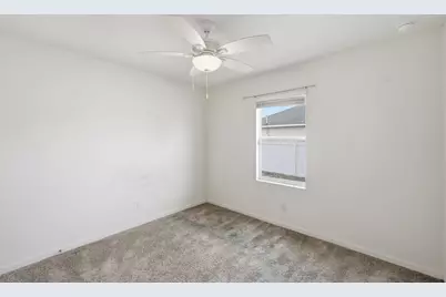428 SE Fairchild Avenue, Port Saint Lucie, FL 34984 - Photo 18