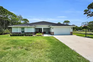 5566 Pinetree Dr, Fort Pierce, FL 34982 - Photo 2