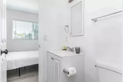 2499 NE 2nd Avenue #B, Boca Raton, FL 33431 - Photo 10