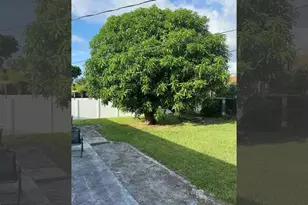 2499 NE 2nd Ave, Boca Raton, FL 33431 - Photo 12