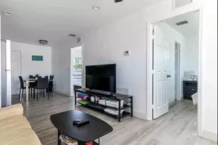 2499 NE 2nd Ave, Boca Raton, FL 33431 - Photo 4