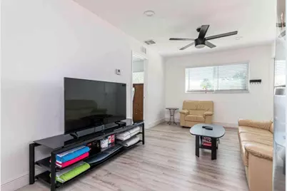 2499 NE 2nd Avenue #B, Boca Raton, FL 33431 - Photo 6