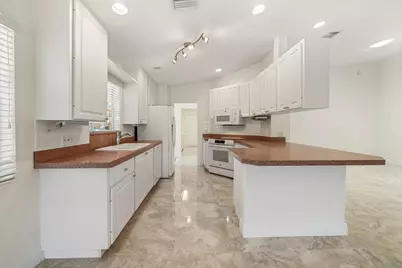 3214 Verdmont Lane, Wellington, FL 33414 - Photo 16