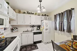 3130 Holiday Springs Blvd, Margate, FL 33063 - Photo 8