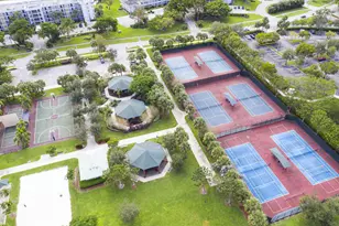535 Oaks Dr, Pompano Beach, FL 33069 - Photo 14
