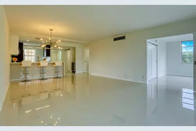 535 Oaks Drive #510, Pompano Beach, FL 33069 - Photo 2