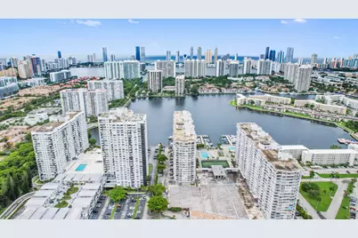 18051 Biscayne Boulevard #1504, Aventura, FL 33160 - Photo 6