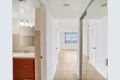 18051 Biscayne Boulevard #1504, Aventura, FL 33160 - Photo 30