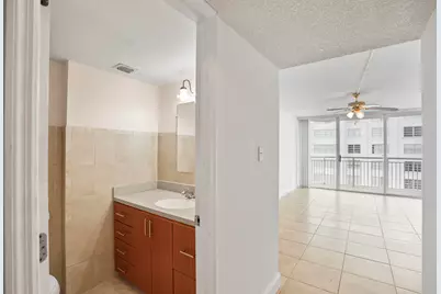 18051 Biscayne Boulevard #1504, Aventura, FL 33160 - Photo 38
