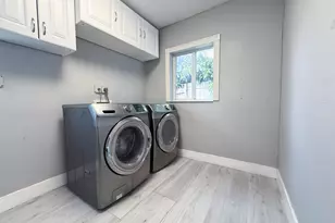 320 NE 60th St, Oakland Park, FL 33334 - Photo 22