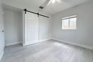 320 NE 60th St, Oakland Park, FL 33334 - Photo 18