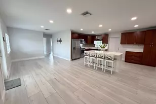 320 NE 60th St, Oakland Park, FL 33334 - Photo 10