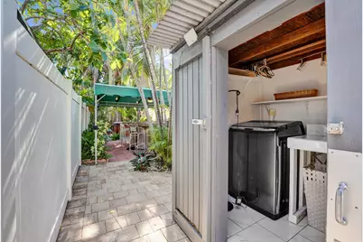 1036 NE 9th Avenue, Fort Lauderdale, FL 33304 - Photo 52