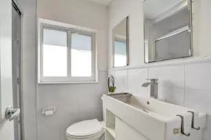 1036 NE 9th Ave, Fort Lauderdale, FL 33304 - Photo 36