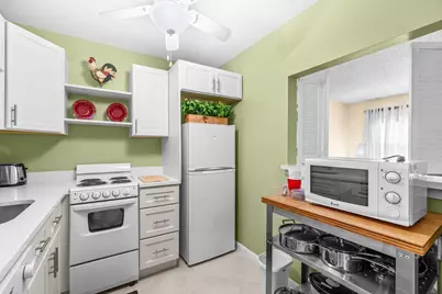 68 Suffolk B #68, Boca Raton, FL 33434 - Photo 4