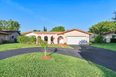 4020 NW 113th Avenue, Coral Springs, FL 33065 - Photo 2