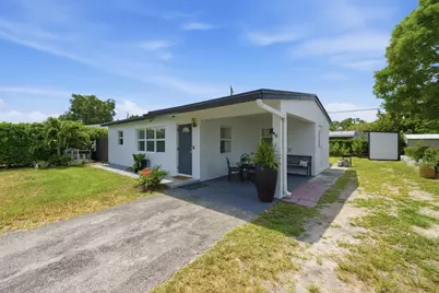 330 NE 59th Court, Oakland Park, FL 33334 - Photo 2