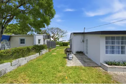 330 NE 59th Court, Oakland Park, FL 33334 - Photo 28