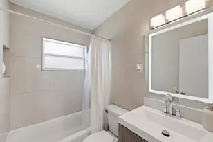 330 NE 59th Ct, Oakland Park, FL 33334 - Photo 22