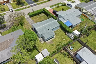 330 NE 59th Ct, Oakland Park, FL 33334 - Photo 36