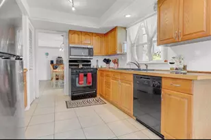 216 NE Mainsail St, Port Saint Lucie, FL 34983 - Photo 6