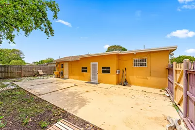 610 SW 10th Court, Deerfield Beach, FL 33441 - Photo 24