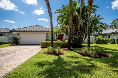 32 Glens Drive E, Boynton Beach, FL 33436 - Photo 2