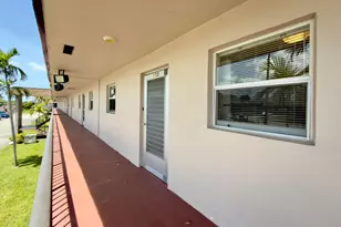 200 Bonnie Blvd, Palm Springs, FL 33461 - Photo 2