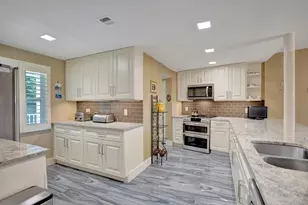 3499 Oaks Way, Pompano Beach, FL 33069 - Photo 10