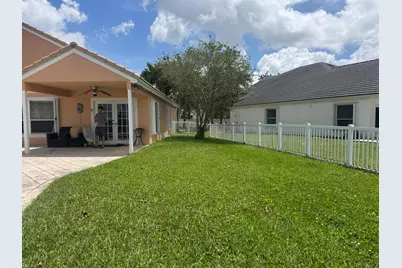 1490 NW 144th Avenue, Pembroke Pines, FL 33028 - Photo 4