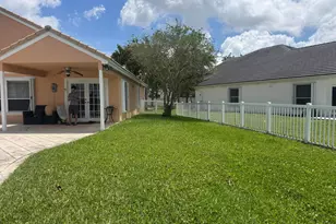 1490 NW 144th Ave, Pembroke Pines, FL 33028 - Photo 4