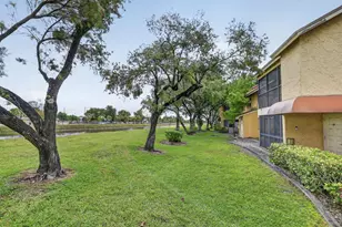 3041 N Oakland Forest Dr, Oakland Park, FL 33309 - Photo 26