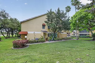 3041 N Oakland Forest Dr, Oakland Park, FL 33309 - Photo 1