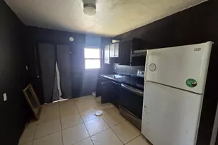 1219 Avenue M, Fort Pierce, FL 34950 - Photo 4