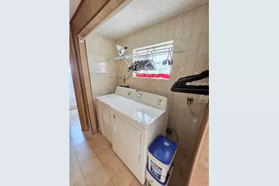 6495 W 2nd Court, Hialeah, FL 33012 - Photo 16